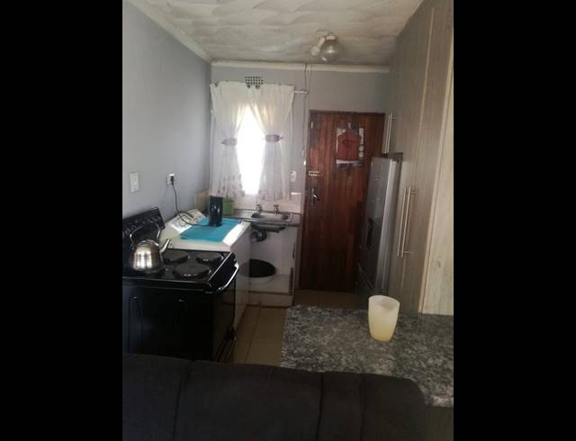 2 BEDROOM HOUSE FOR SALE IN PROTEA GLEN